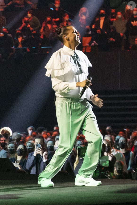 Stromae sur scène lors de la 37ème cérémonie des Victoires de la musique à la Seine musicale de Boulogne-Billancourt, le 11 février 2022. © Cyril Moreau / Tiziano Da Silva / Bestimage