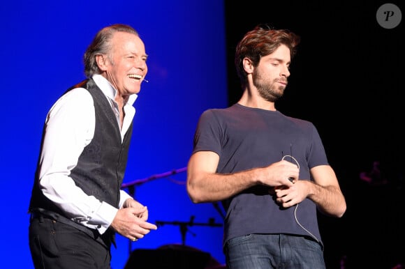 Michel Leeb avec son fils Tom Leeb sur la scène du Casino de Paris lors de la générale de son spectacle "Michel Leeb - 40 ans !" à Paris le 14 décembre 2017. © Coadic Guirec/Bestimage