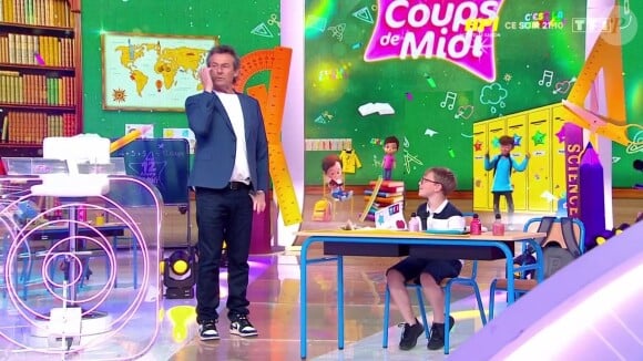 En cette rentrée, une allure de salle de classe règne sur le plateau des "12 coups de midi" sur TF1
Le plateau des "12 coups de midi" sur TF1