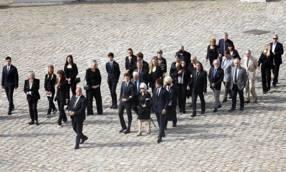 Alain Belmondo (frère), Luana, Stella, Annabelle, Paul, Alessandro avec sa compagne Meline, Victor, Florence (Fille), Giacomo, Olivier (Neveu fils d'Alain), Muriel Belmondo (soeur), Elodie Constantin, Pierre Vernier, Natty Tardivel Belmondo (Nathalie Tardivel) lors de la cérémonie d'hommage national à Jean-Paul Belmondo à l'Hôtel des Invalides à Paris, France, le 9 septembre 2021. © Dominique Jacovides/Bestimage 