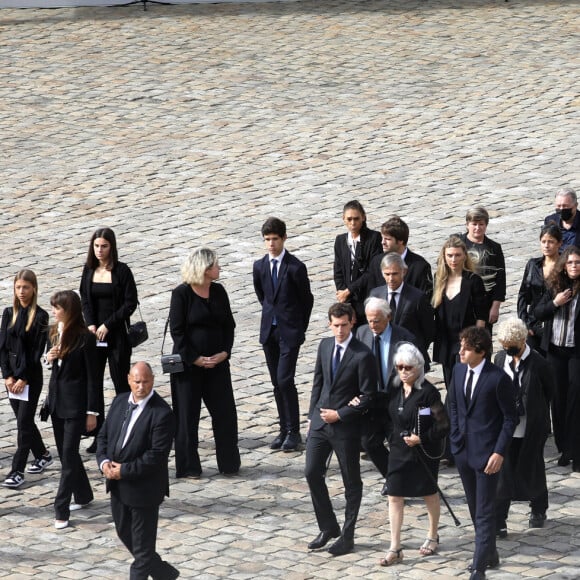 Alain Belmondo (frère), Luana, Stella, Annabelle, Paul, Alessandro avec sa compagne Meline, Victor, Florence (Fille), Giacomo, Olivier (Neveu fils d'Alain), Muriel Belmondo (soeur), Elodie Constantin, Pierre Vernier, Natty Tardivel Belmondo (Nathalie Tardivel) lors de la cérémonie d'hommage national à Jean-Paul Belmondo à l'Hôtel des Invalides à Paris, France, le 9 septembre 2021. © Dominique Jacovides/Bestimage 