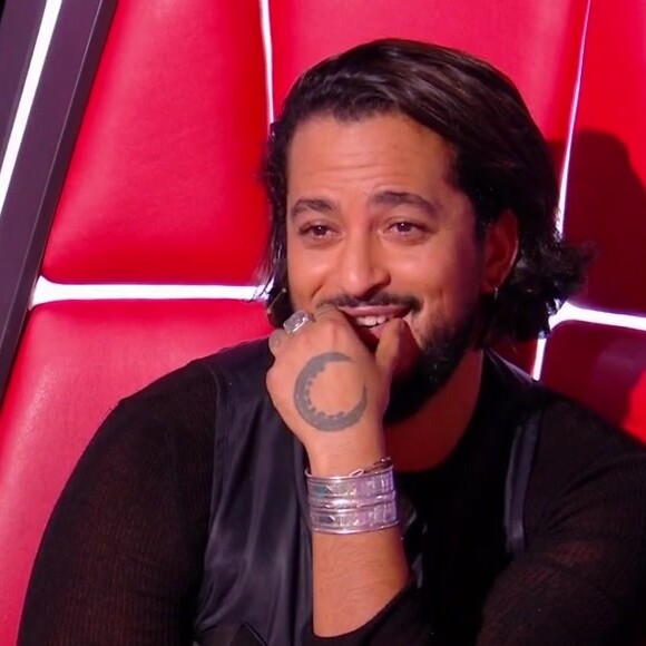 Mais voilà que trois des talents de Slimane n'ont pas pu être accompagnés par leur coach
Slimane dans "The Voice Kids" sur TF1