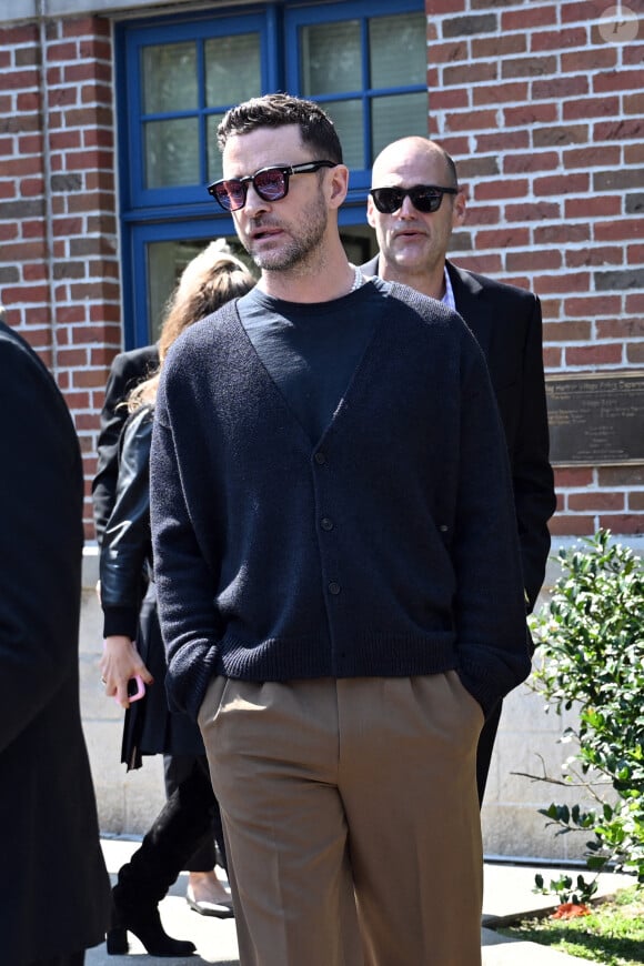 Justin Timberlake s'adresse à la presse au tribunal de Sag Harbour, après une audience pour son arrestation pour conduite en état d'ivresse en juin 2024. Sag Harbor, NY, États-Unis, 13 septembre 2024. Justin Timberlake a plaidé coupable vendredi à une accusation réduite dans son affaire de conduite en état d'ivresse et a été condamné à payer une amende de 0 et à effectuer des travaux d'intérêt général. Timberlake a plaidé coupable de "conduite en état d'ébriété", ce qui est une infraction à la loi de New York. Il a d'abord été accusé de conduite en état d'ébriété. Photo par Elder Ordonez/INSTARimages/ABACAPRESS.COM