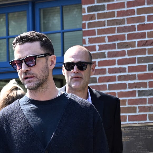 Justin Timberlake s'adresse à la presse au tribunal de Sag Harbour, après une audience pour son arrestation pour conduite en état d'ivresse en juin 2024. Sag Harbor, NY, États-Unis, 13 septembre 2024. Justin Timberlake a plaidé coupable vendredi à une accusation réduite dans son affaire de conduite en état d'ivresse et a été condamné à payer une amende de 0 et à effectuer des travaux d'intérêt général. Timberlake a plaidé coupable de "conduite en état d'ébriété", ce qui est une infraction à la loi de New York. Il a d'abord été accusé de conduite en état d'ébriété. Photo par Elder Ordonez/INSTARimages/ABACAPRESS.COM