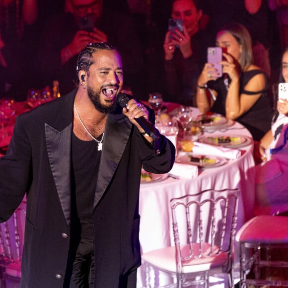 Slimane se produit lors du Grand Dîner de la 77e édition du Festival de Cannes autour d'un gala avec l'artiste Slimane dans le cadre exceptionnel du Palais Bulles de Pierre Cardin à Théoule-sur-Mer, France, le samedi 18 mai 2024. Photo par Cyril CHATEAU / ABACAPRESS.COM