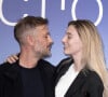 Et les deux amoureux n'ont pas hésité à montrer beaucoup de signes de tendresse
Nicolas Duvauchelle et Chloé Roy assistent au photocall de la cérémonie de clôture du 26e Festival de la fiction de La Rochelle, le 15 septembre 2024 à La Rochelle, France. Photo par David NIVIERE/ABACAPRESS.COM