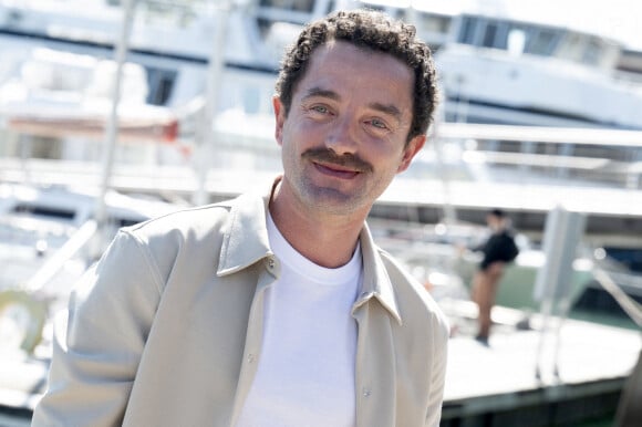 Guillaume Gouix assiste au photocall de Fortune De France lors du 26e festival de la fiction de La Rochelle, le 14 septembre 2024 à La Rochelle, France. Photo par David NIVIERE/ABACAPRESS.COM