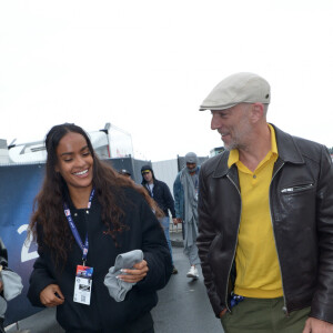 Une information qui avait fuité quelques jours auparavant dans la presse, photos à l'appui
Vincent Cassel et sa compagne Narah Baptista lors des "24H du Mans 2024", le 15 juin 2024. © Rachid Bellak/Bestimage