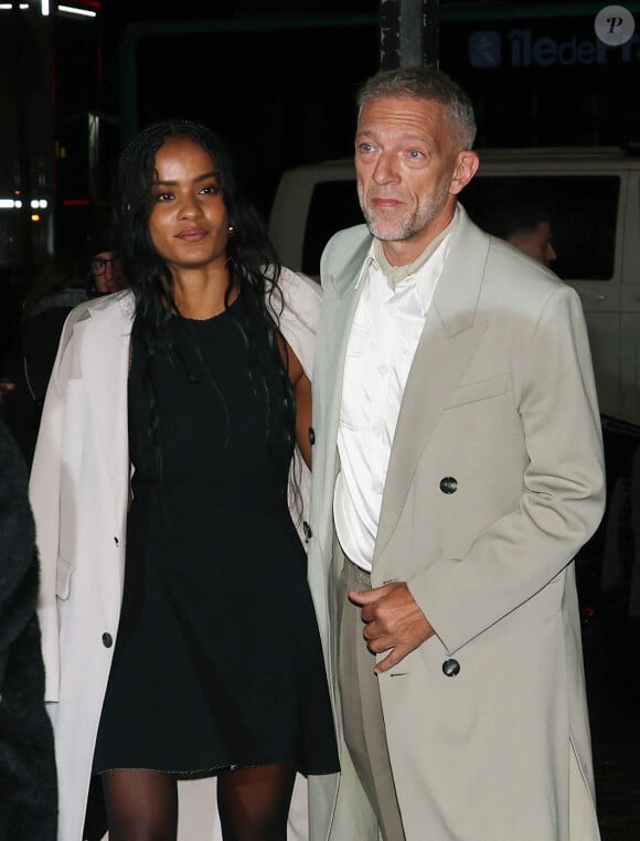 Il s'agit donc du 4e enfant de l'acteur français de 57 ans
Narah Baptista et Vincent Cassel - Arrivées des personnalités au défilé AMI collection homme automne/hiver 2024/2025 lors de la fashion week à Paris (PFW) le 18 janvier 2024. © Denis Guignebourg / Bestimage