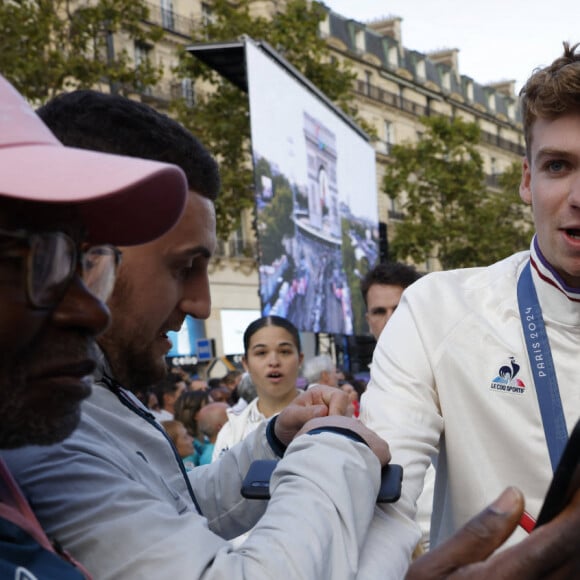 Léon Marchand - La "Parade des Champions" des Jeux Olympiques et Paralympiques de Paris2024, sur les Champs-Elysées. Paris, le 14 septembre 2024. © Romauld Meigneux/Pool/Bestimage