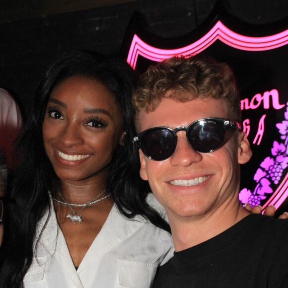 Exclusif - Léon Marchand et Simone Biles se croisent au club l'Arc à Paris après la cérémonie de clôture des jeux olympiques Paris 2024 le 11 août 2024. © Baldini / Bestimage