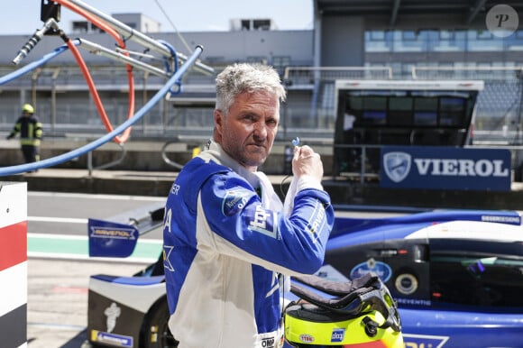 Ralf Schumacher (D), frère de M.Schumacher, lors de la coupe Prototype sur le Circuit automobile de Nürburg (Allemagne), le 16 août 2024. 