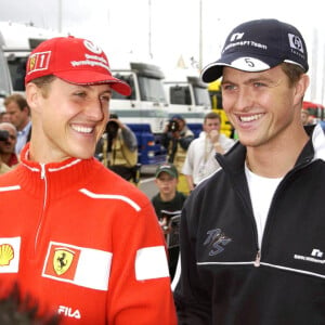 Michael et Ralf Shumacher au grand prix de F1 à Silverstone en Grande Bretagne.