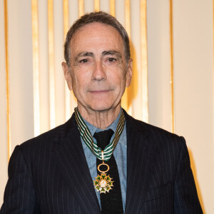 Alain Chamfort (Commandeur dans l'Ordre des Arts et des Lettres) - Remise de décorations au ministère de la Culture à Paris le 30 octobre 2019. © Cyril Moreau/Bestimage 