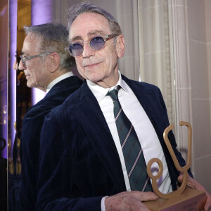 Alain Chamfort en marge de la cérémonie des Stéthos d'Or à Paris le 18 mars 2024. © Cédric Perrin / Bestimage 