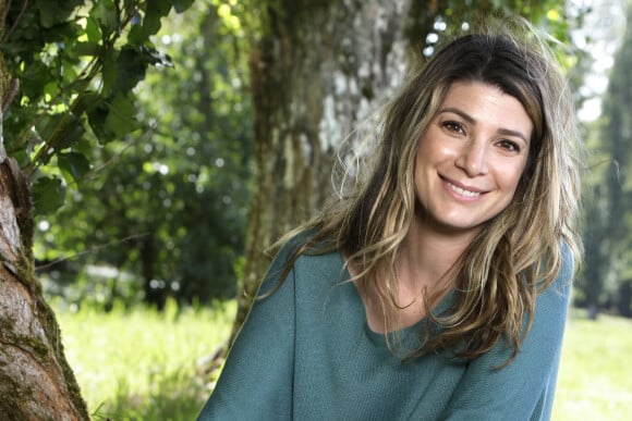 Portrait de Chloé Nabédian lors de la 5ème édition des écrivains chez Gonzague Saint Bris à Chanceaux-Près-Loches le 27 août 2023. © Cédric Perrin / Bestimage