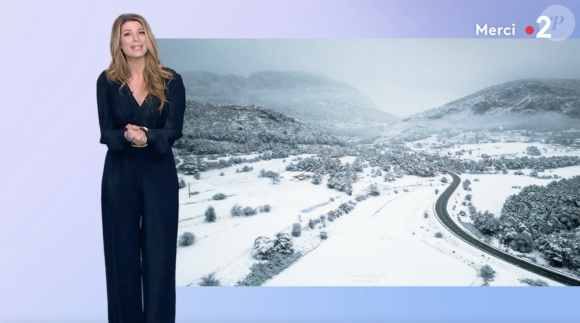 Il s'agit de Chloé Nabédian.
Chloé Nabédian présente son tout dernier bulletin météo sur France 2 après 10 ans de services.