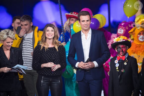 Sophie Davant, Chloé Nabédian, Jean - Baptiste Marteau, - Deuxième jour de la 33ème édition du Téléthon au Parc de la Villette à Paris le 7 décembre 2019. Le compteur de la 33ème édition du Téléthon a atteint 74,6 millions d'euros dimanche 8 décembre, en hausse par rapport à l'édition 2018 où l'événement caritatif avait été bousculé par la mobilisation des «gilets jaunes». © Tiziano Da Silva/Bestimage