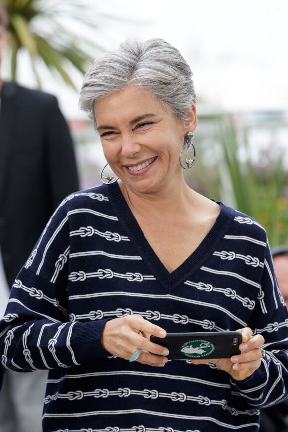 Surprise ! A 61 ans, Elisabeth Quin s'apprête à devenir grand-mère pour la première fois.
Elisabeth Quin au photocall du film Haut les filles (cinéma de la plage) lors du 72ème Festival International du film de Cannes. © Jacovides-Moreau / Bestimage