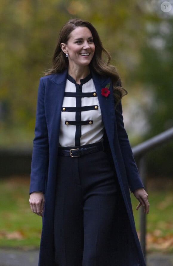 Kate Middleton, duchesse de Cambridge, assiste à l'ouverture de deux nouvelles galeries au musée de la guerre à Londres, le 10 novembre 2021. 