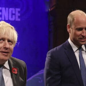 Le premier ministre Boris Johnson, le prince Willams, duc de Cambridge, Catherine Kate Middleton, duchesse de Cambridge lors de la réception royale au Musée Kelvingrove dans le cadre de la journée du Sommet des leaders mondiaux COP26 à Glasgow le 1er novembre 2021. 