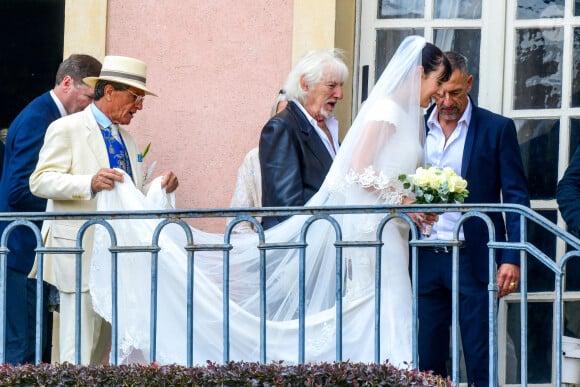 Hugues Aufray et Murielle Mégevand - Mariage d'Hugues Aufray et de Murielle Mégevand à la mairie de Marly-Le Roy, France, le 2 septembre 2023. 