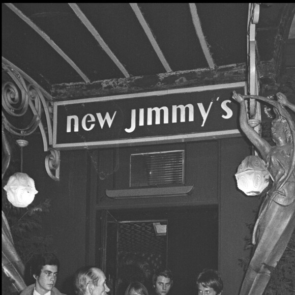 Archives - Jacques Dutronc et Alain Chamfort sortant d'une soirée au New Jimmy's à Paris