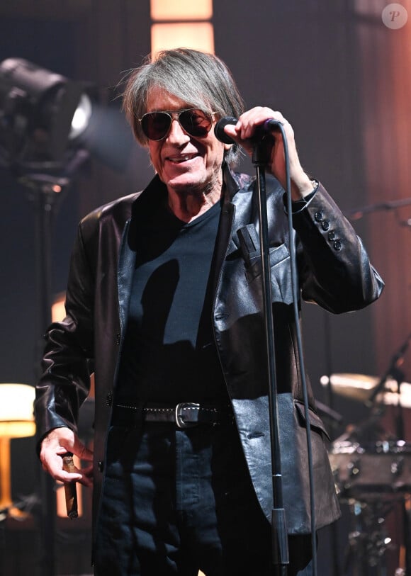 Jacques Dutronc en showcase de leur tournée "Dutronc & Dutronc" au Centre Evénementiel de Courbevoie le 11 avril 2022.  © Coadic Guirec/Bestimage