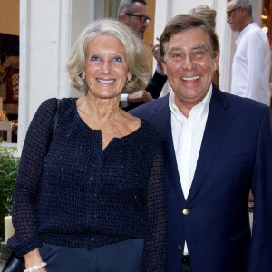 A une époque où il jouissait donc déjà d'une certaine notoriété 
Exclusif - Jean-Pierre Foucault et sa compagne Evelyne - Soirée en l'honneur du "Royal Palm de Marrakech" à Paris le 17 septembre 2014.