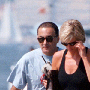 L'homme d'affaires était le père de son dernier amant Dodi, qui a péri avec elle dans un accident de voiture à Paris en 1997
Archives - Lady Diana et Dodi Al Fayed en vacances à Saint-Tropez en 1997