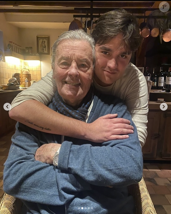 Photo personnelle d'Alain Delon révélée par son plus jeune fils, Alain-Fabien