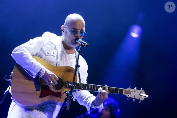 Pascal Obispo au concert du gala des 20 ans de la fondation Recherche Alzheimer "2 générations chantent pour la 3ème" à l'Olympia à Paris le 18 mars 2024. © Cyril Moreau / Bestimage