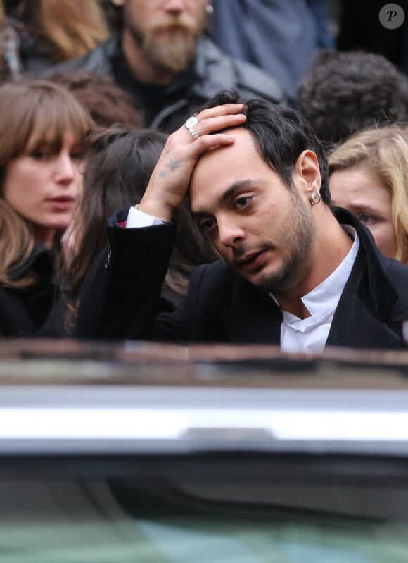 Roman de Kermadec (Fils de Kate Barry) - Sortie des obseques de Kate Barry en l'eglise Saint-Roch a Paris. Le 19 decembre 2013 