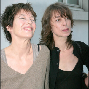 Jane Birkin, co-égérie de la Saison avec sa fille Kate Barry, photographe de la Saison, soirée du lancement des collecions Hiver 2007 de la redoute à Paris au Couvert des Recollets.