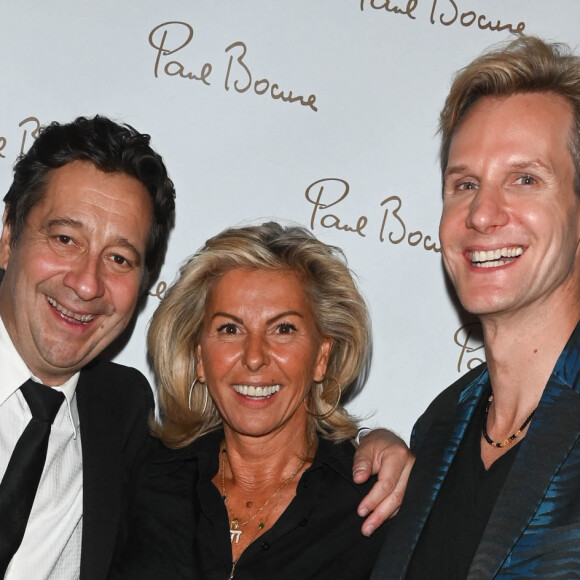 Exclusif - Laurent Gerra, Caroline Margeridon et François-Xavier Renou - La Brasserie du Louvre Bocuse à l'occasion de la rentrée, a convié de nombreux invités à venir découvrir ou redécouvrir son magnifique cadre en plein centre de Paris le 22 septembre 2022. 3 ans après son inauguration, J. Bocuse a accueilli et chouchouté ses invités grâce aux mets typiquement lyonnais concoctés par ses Chefs Exécutifs Meilleurs Ouvriers de France. © Coadic Guirec/Bestimage 