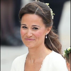 Reste à savoir si la mère de 3 enfants, indépendante et entrepreneuse, acceptera ces tâches non rémunérées...
Pippa Middleton - Arrivée des personnalités au mariage du prince William et de Kate Middleton le 29 avril 2011