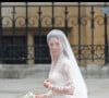 Et Kate Middleton l'a inclue dans de grands moments de sa vie dont son mariage avec William, au cours duquel elle lui tenait la traîne 
Arrivée de Kate Middleton à l'abbaye de Westminster pour son mariage avec le prince William le 29 avril 2011, accompagnée de sa soeur Pippa vêtue d'une robe Sarah Burton