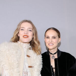 Natalia Vodianova et Natalie Portman posent Backstage à la suite du Défilé Dior, Collection Prêt-à-porter Printemps / Eté 2025 dans le cadre de la Fashion Week de Paris, France, le 24 Septembre 2024. © Bertrand Rindoff / Bestimage 