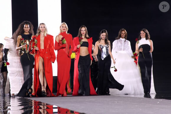 Cindy Bruna, Cara Delevingne, Kendall Jenner, Luma Grothe, Alia Bhatt, Liya Kebede - Défilé " L'Oréal Paris – Walk Your Worth ", Collection Prêt-à-porter Printemps / Eté 2025 dans le cadre de la Fashion Week de Paris, France, le 23 Septembre 2024. © Bertrand Rindoff / Bestimage