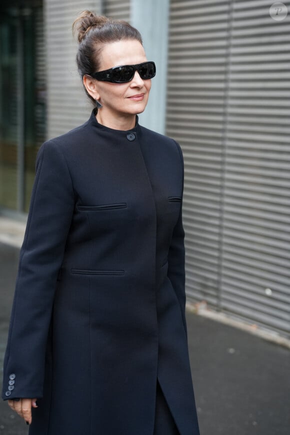 Juliette Binoche lors du défilé Courrèges Printemps-Eté 2025 à l'occasion de la Fashion week de Paris, le 25 septembre 2024. © Lucia Sabatelli / Bestimage