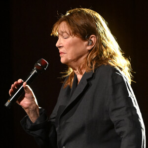 Et de compléter : "Elle redoutait le regard des gens sur son visage gonflé à cause des médicaments".
Jane Birkin - Le Festival Fnac Live Paris en partenariat avec la Ville de Paris reprend ses quartiers d'été en plein coeur de la capitale. Le 30 juin 2022 © Lionel Urman / Panoramic / Bestimage