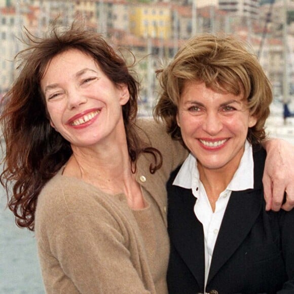 Jane Birkin et Gabrielle Crawford - représente le documentaire sur sa vie et sa musique au MIP-TV 2001 - Cannes.