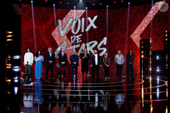 Exclusif - Julia Vignali entourée des qualifiés - Enregistrement de l'émission "Voix de stars" présentée par J.Vignali, diffusée le 27 septembre à 21h10 sur France 3 © Christophe Clovis / Bestimage 