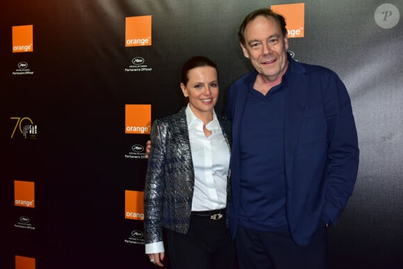 Emmanuelle Gaume et son compagnon Xavier Couture - Soirée Orange Cinéma sur la plage du Majestic lors du 70ème Festival International du Film de Cannes, France, le 20 mai 2017. © Giancarlo Gorassini/Bestimage  Celebs attending the Orange Cinema Party at Plage du Majestic during the 70th International Cannes Film Festival in Cannes, France on May 20, 2017. 