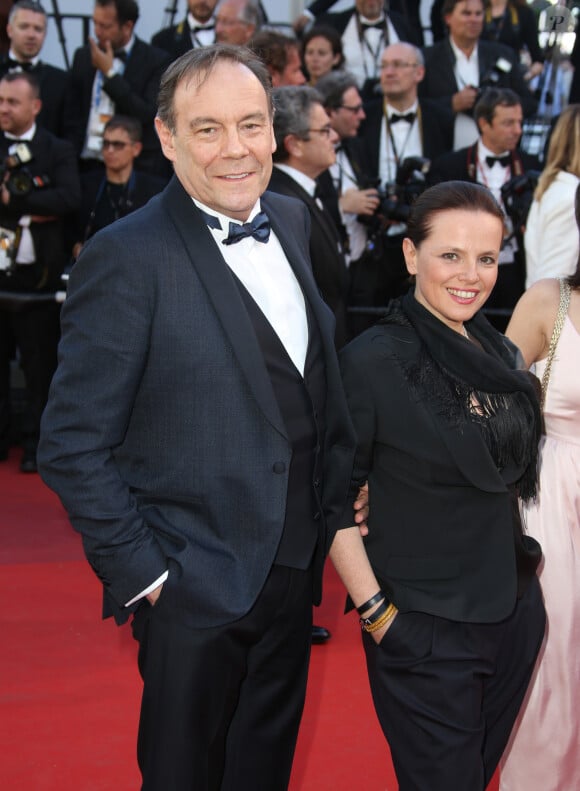 Xavier Couture et sa compagne Emmanuelle Gaume avant la projection de 'Okja' lors du Festival du film de Cannes à Cannes le 19 Mai 2017. © Denis Guignebourg / Bestimage  Celebrities on the red carpet for the movie "Okja" during the 70th Cannes International Film Festival. May 19th, 2017. 