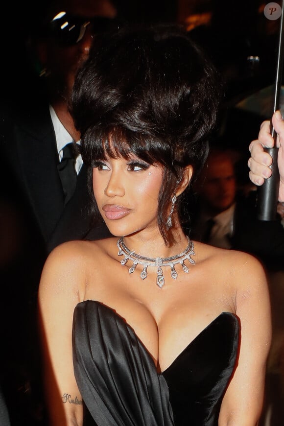 Photo : Cardi B - Arrivées au défilé Messika lors de la Paris Fashion Week  à Paris, le 26 septembre 2024. © Christophe Clovis / Jack Tribeca /  Bestimage - Purepeople