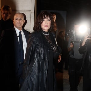 Isabelle Adjani - Arrivées au défilé Messika lors de la Paris Fashion Week à Paris, le 26 septembre 2024. © Christophe Clovis / Jack Tribeca / Bestimage 