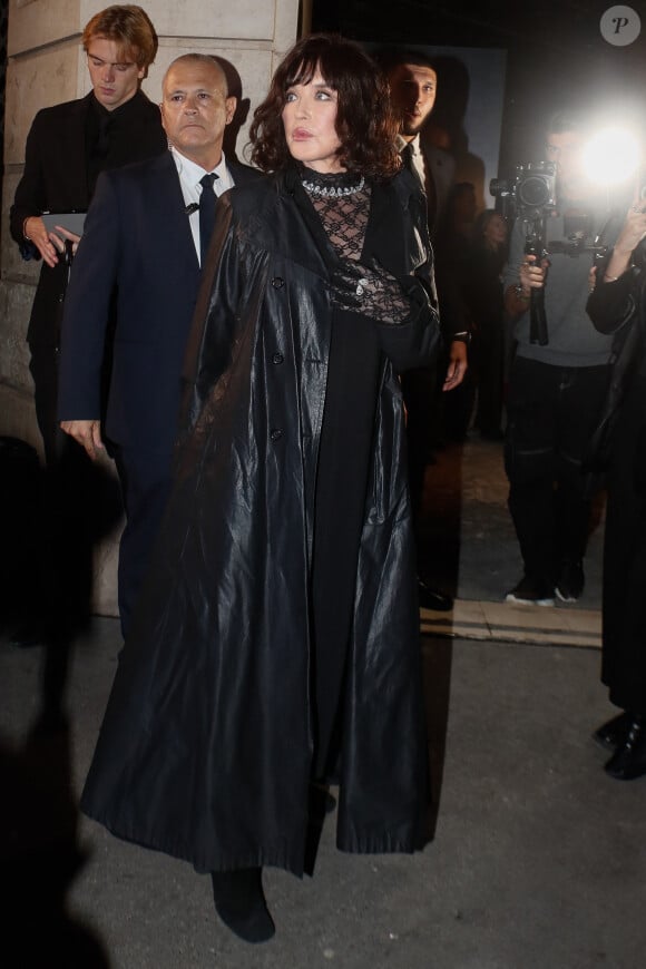 Isabelle Adjani - Arrivées au défilé Messika lors de la Paris Fashion Week à Paris, le 26 septembre 2024. © Christophe Clovis / Jack Tribeca / Bestimage 