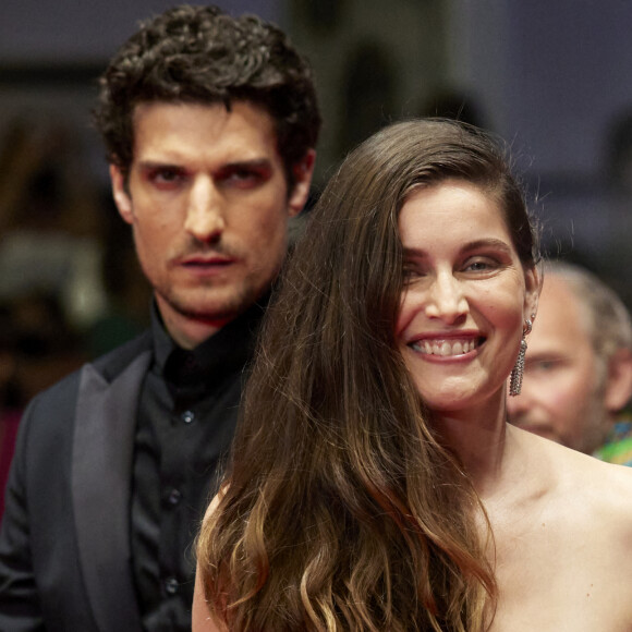 Laetitia Casta est un visage emblématique de la comédie française
Laetitia Casta et son mari Louis Garrel - Montée des marches du film " Bac Nord " lors du 74ème Festival International du Film de Cannes. © Borde-Jacovides-Moreau / Bestimage