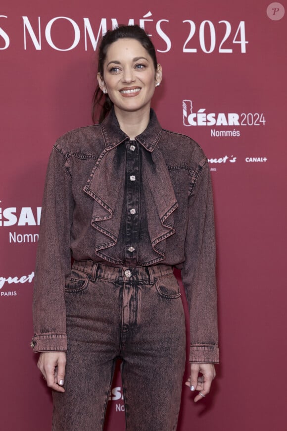 Marion Cotillard au Photocall des participants au dîner des nommés des César 2024 au Fouquet's Paris le 5 février 2024. © Olivier Borde / Bestimage 